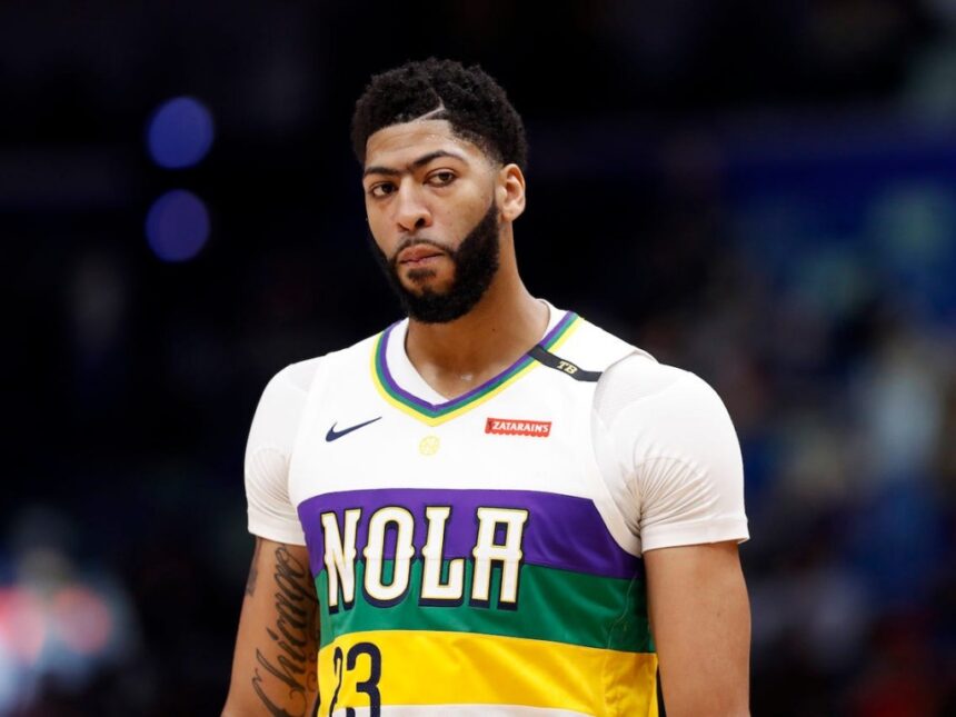 New Orleans Pelicans forward Anthony Davis (23) reacts against the Phoenix Suns at Talking Stick Resort Arena.
