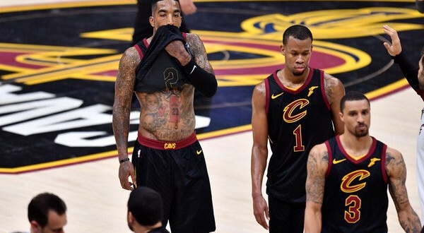 DfdYP0qU0AA4LUO-600x330