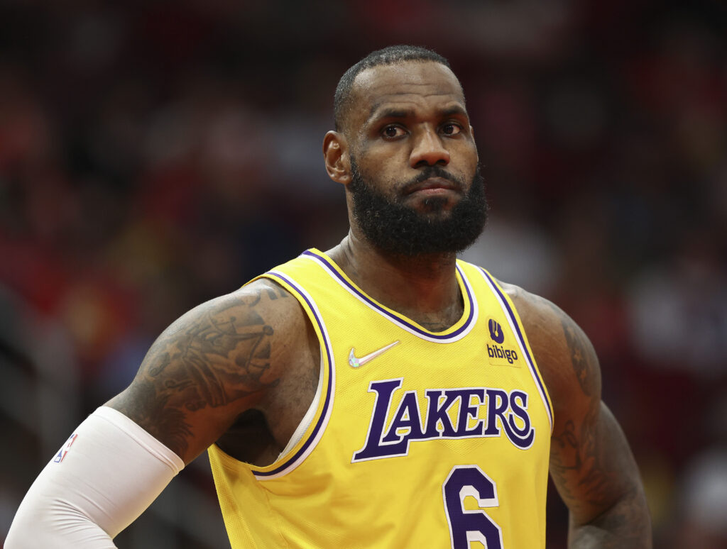 LeBron James Gives An Update On His Sprained Ankle Injury - Fadeaway World