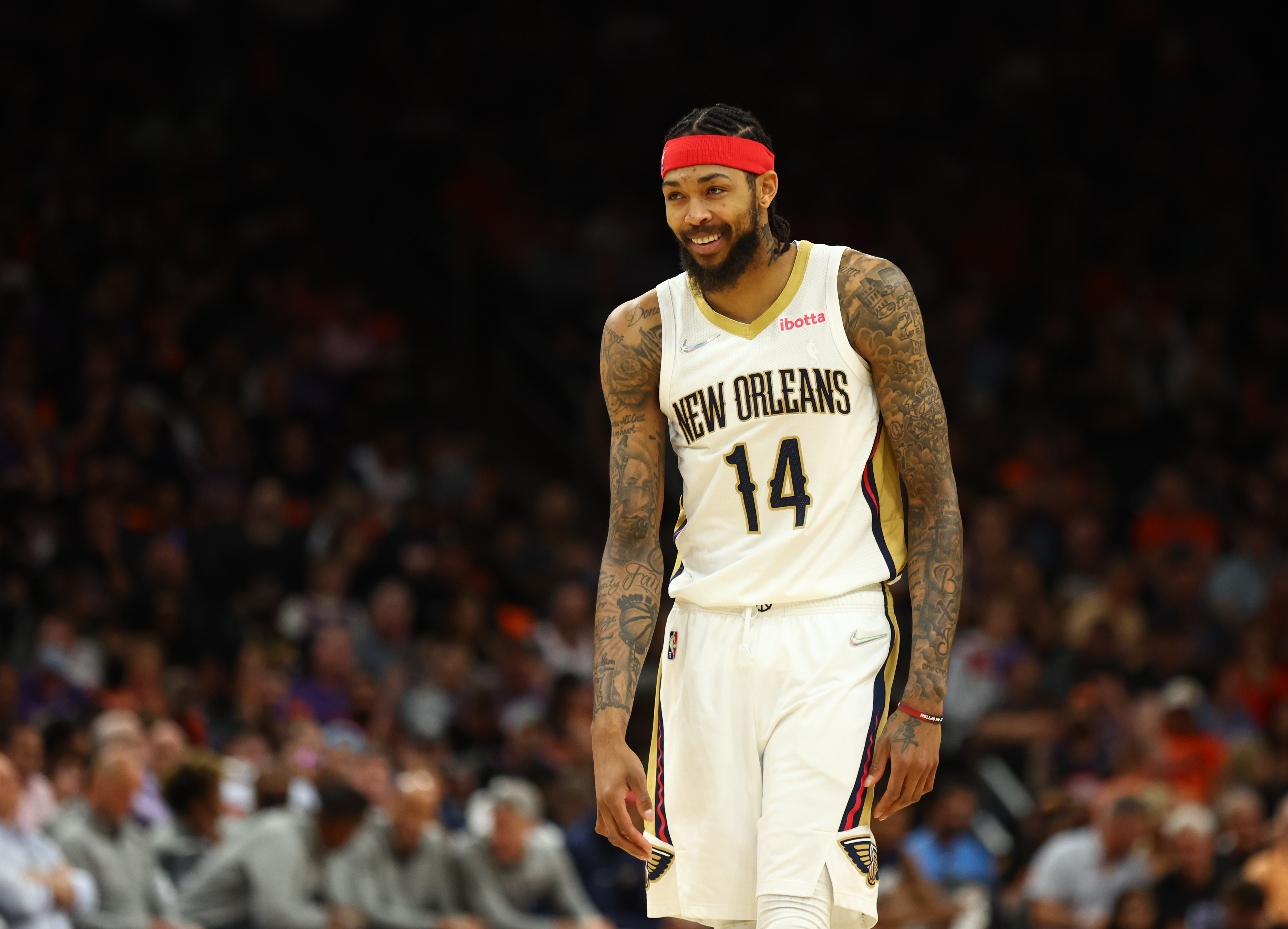 NBA Fans React To A Woman Video Recording Herself In Front Of Brandon Ingram: "Bro’s Self-Control Is On 10"