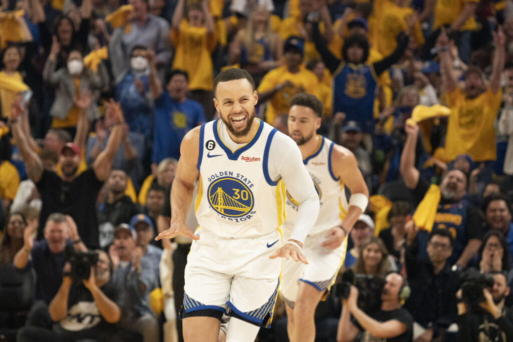 Lakers Fans Are Pissed After Warriors Win Game 5 To Extend The Series ...