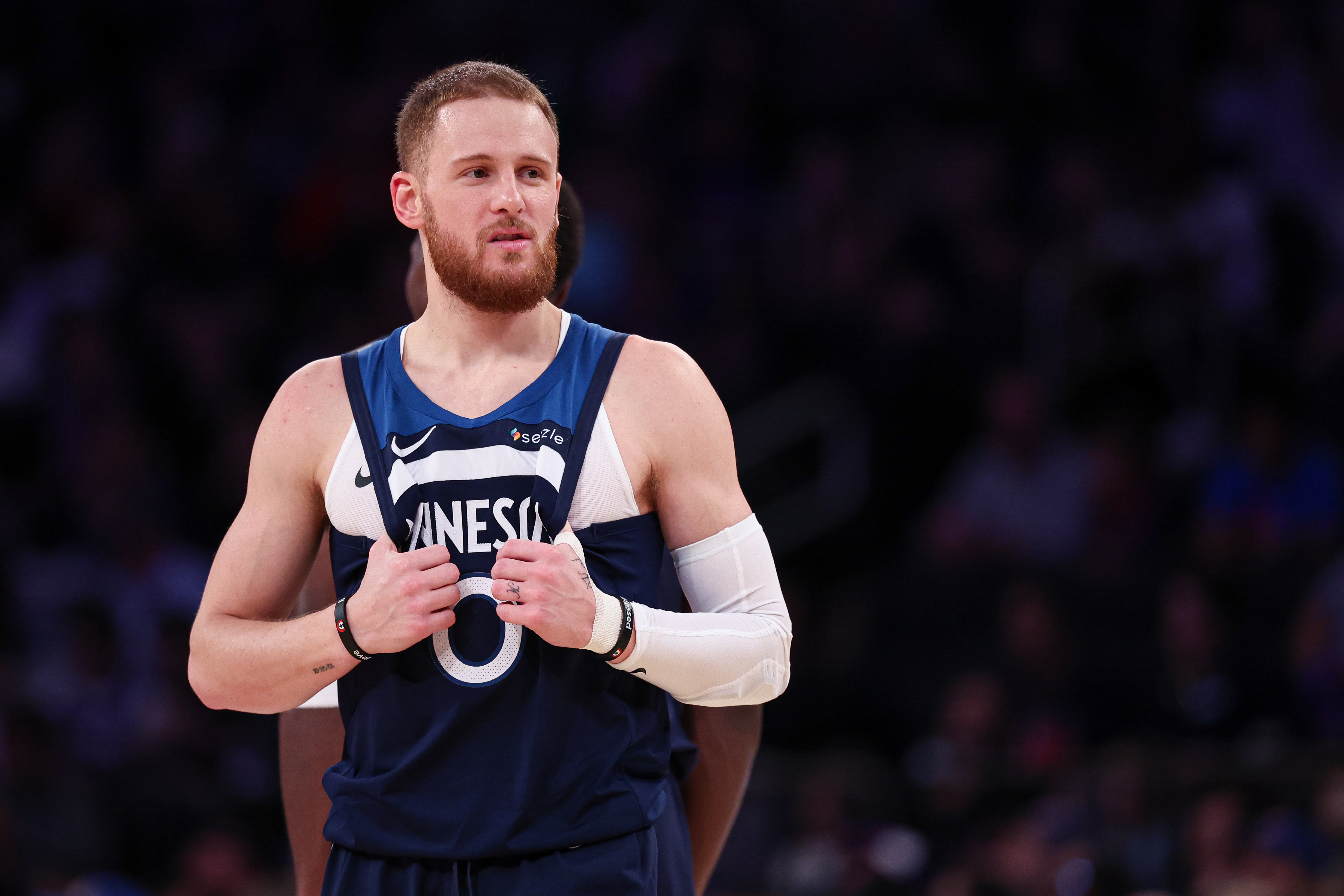Donte DiVincenzo Gets Mad At Tom Thibodeau And Clashes With Rick Brunson During Preseason Matchup