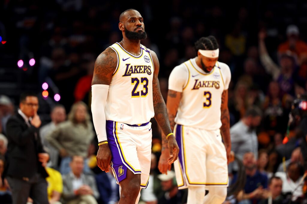 Lakers Fans Are Pissed After One-Sided Blowout Loss To Suns - Fadeaway ...