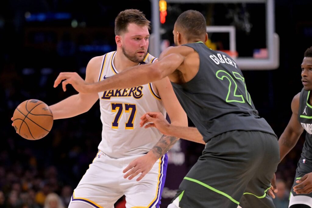Lakers Fans React To Blowout Loss To Timberwolves In Game 1 - Fadeaway ...