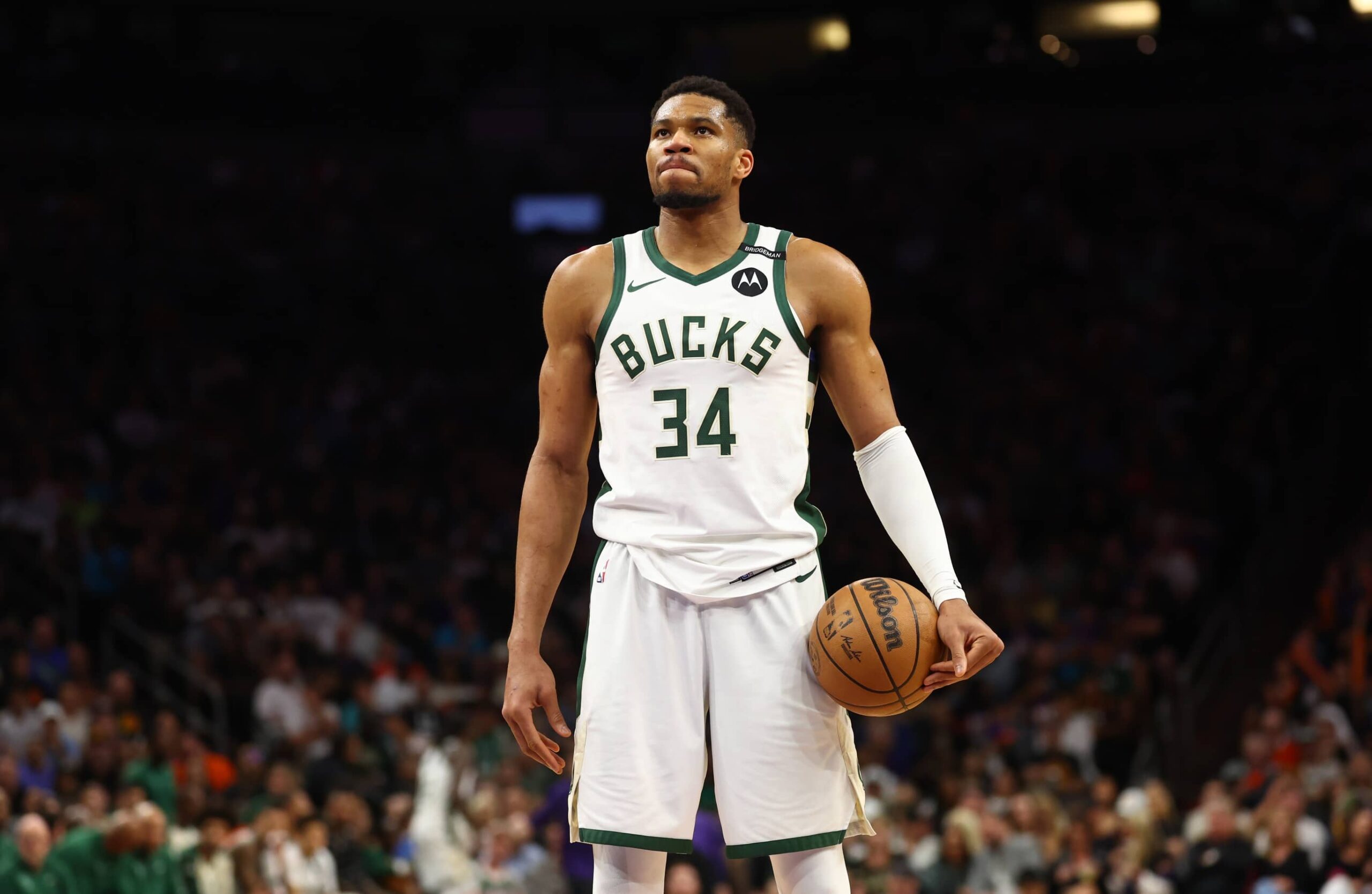 その他 GIANNIS ANTETOKOUNMPO Giannis Antetokounmpo Ruled Out vs. Warriors As Late Scratch