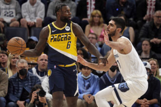 Indiana Pacers forward Lance Stephenson (6) passes the ball as Memphis Grizzlies forward Santi Aldama (7) defends during the second half at FedExForum.