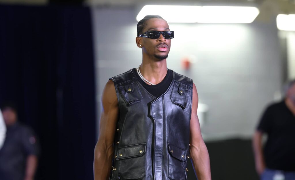 Sga Modeling Shai Gilgeous-Alexander Lets Teammates Buy His Clothes In Annual Garage ...