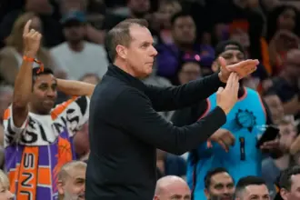 Former Lakers coach Frank Vogel