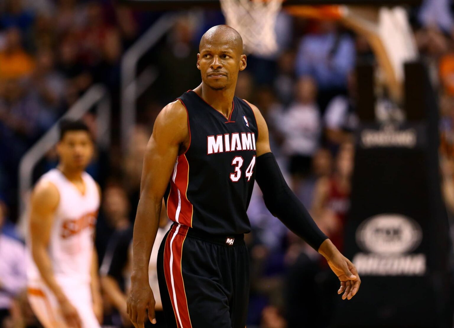 Heat guard Ray Allen against the Suns at the US Airways Center