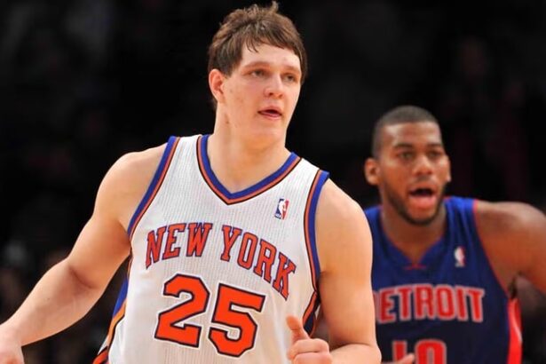 Knicks center Timofey Mozgov plays in the second half against the Detroit Pistons at Madison Square Garden. (Jan. 30, 2011)