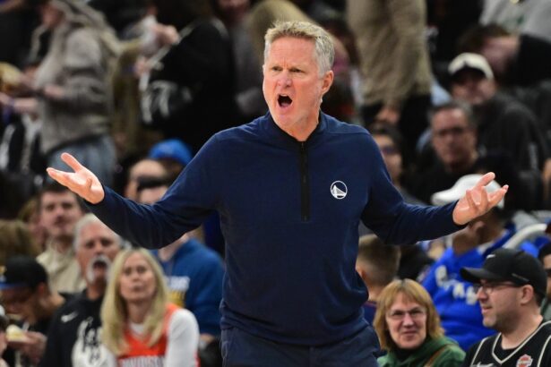 Oct 30, 2025; Milwaukee, Wisconsin, USA; Golden State Warriors head coach Steve Kerr calls a play in the 3rd quarter against the Milwaukee Bucks at Fiserv Forum. Mandatory Credit: Benny Sieu-Imagn Images