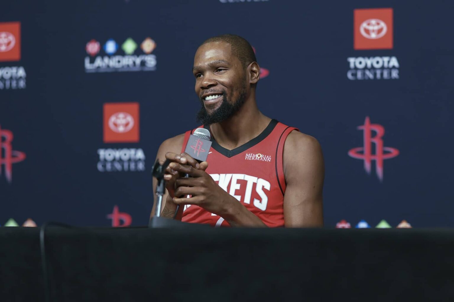 Houston, TX, USA; Houston Rockets forward Kevin Durant (7) talks to media during Houston Rockets media day at Toyota Center. Mandatory Credit: Troy Taormina-Imagn Images