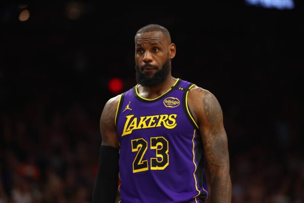Phoenix, Arizona, USA; Los Angeles Lakers forward LeBron James (23) against the Phoenix Suns at Footprint Center. Mandatory Credit: Mark J. Rebilas-Imagn Images