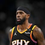 Dallas, Texas, USA; Phoenix Suns forward Royce O'Neale (00) during the game between the Dallas Mavericks and the Phoenix Suns at American Airlines Center. Mandatory Credit: Jerome Miron-Imagn Images