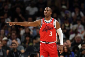 Los Angeles Clippers guard Chris Paul (3) against the Phoenix Suns in the first half at the Mortgage Matchup Center.