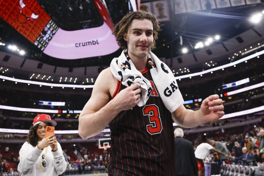 Chicago Bulls guard Josh Giddey (3) celebrates after team's win against the New York Knicks at United Center.