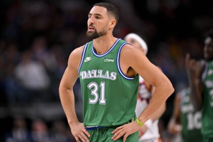 Dallas Mavericks guard Klay Thompson (31) looks on during the second half against the Phoenix Suns at the American Airlines Center.