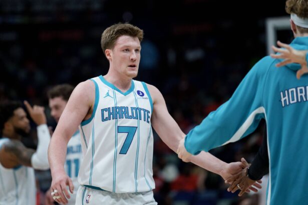 Charlotte Hornets guard Kon Knueppel (7) reacts after a three point basket during the first half against the New Orleans Pelicans at Smoothie King Center.