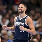Nov 21, 2025; Dallas, Texas, USA; Dallas Mavericks guard Klay Thompson (31) reacts to missing a shot during the second quarter against the New Orleans Pelicans at the American Airlines Center. Mandatory Credit: Jerome Miron-Imagn Images