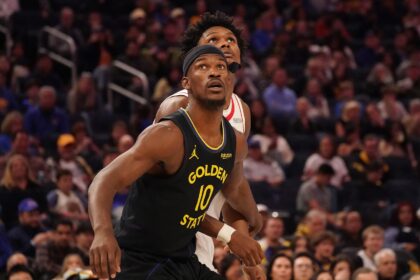 Nov 26, 2025; San Francisco, California, USA; Golden State Warriors forward Jimmy Butler III (10) boxes out Houston Rockets guard-forward Amen Thompson (1) in the third quarter at Chase Center. Mandatory Credit: David Gonzales-Imagn Images