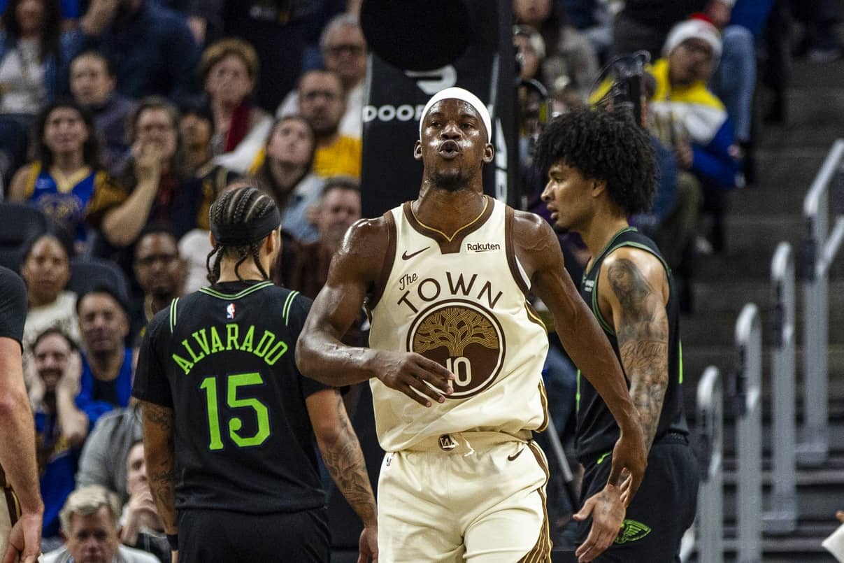 San Francisco, California, USA; Golden State Warriors forward Jimmy Butler III (10) reacts after a flagrant foul by New Orleans Pelicans guard Micah Peavy (14) during the second quarter at Chase Center. Mandatory Credit: John Hefti-Imagn Images