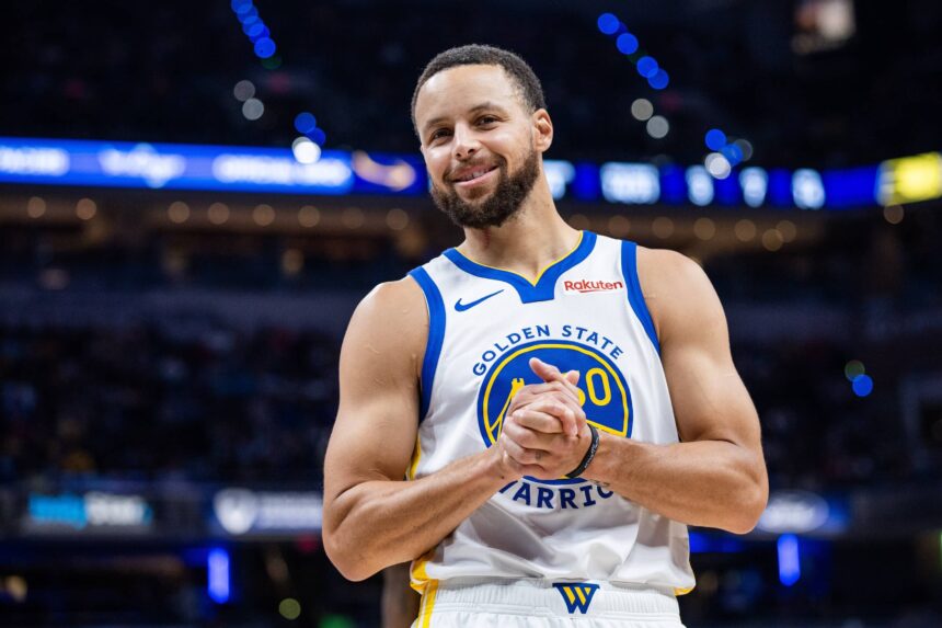 Indianapolis, Indiana, USA; Golden State Warriors guard Stephen Curry (30) in the first half against the Indiana Pacers at Gainbridge Fieldhouse. Mandatory Credit: Trevor Ruszkowski-Imagn Images