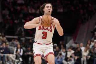 Chicago Bulls guard Josh Giddey (3) looks to pass against the Charlotte Hornets during the second half at Spectrum Center.