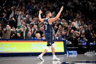 Dec 12, 2025; Dallas, Texas, USA; Dallas Mavericks guard Klay Thompson (31) celebrates after making a three point basket against the Brooklyn Nets during the second quarter at the American Airlines Center. Mandatory Credit: Jerome Miron-Imagn Images