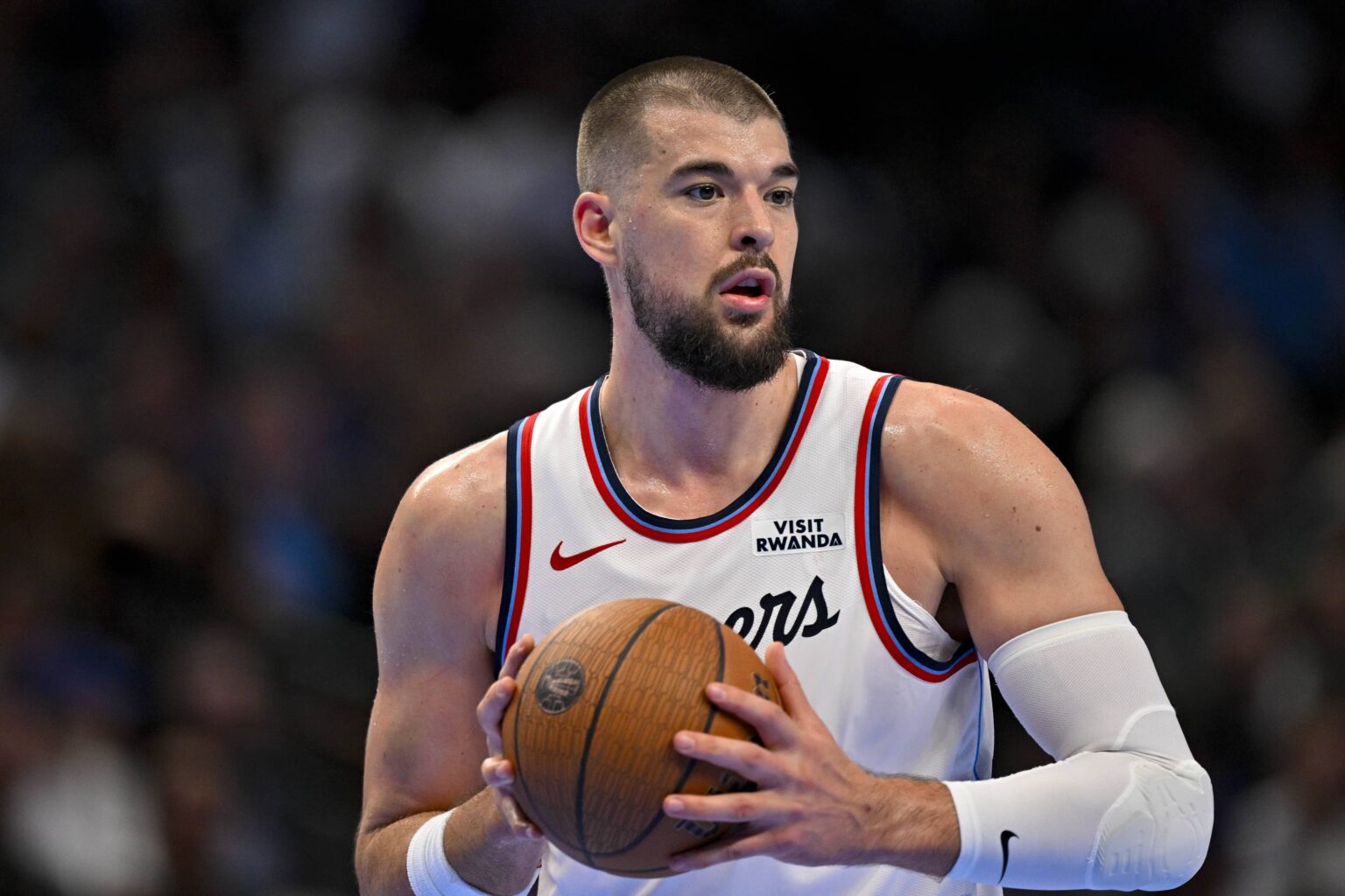 LA Clippers center Ivica Zubac (40) looks to pass the ball during the second quarter against the Dallas Mavericks in an NBA Cup game at the American Airlines Center. Mandatory Credit: Jerome Miron-Imagn Images