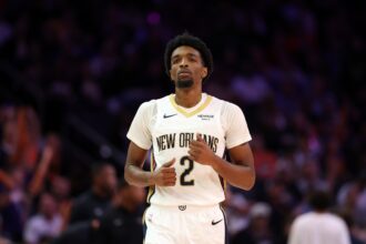 Nov 10, 2025; Phoenix, Arizona, USA; New Orleans Pelicans forward Herbert Jones (2) against the Phoenix Suns at the Mortgage Matchup Center. Mandatory Credit: Mark J. Rebilas-Imagn Images