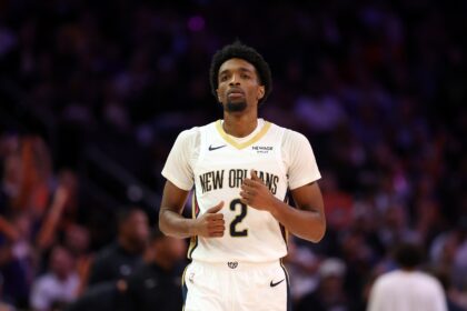 Nov 10, 2025; Phoenix, Arizona, USA; New Orleans Pelicans forward Herbert Jones (2) against the Phoenix Suns at the Mortgage Matchup Center. Mandatory Credit: Mark J. Rebilas-Imagn Images