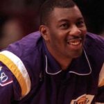 Elden Campbell warms up ahead of a Lakers game. Mandatory Credit: alchetron.com/Elden-Campbell