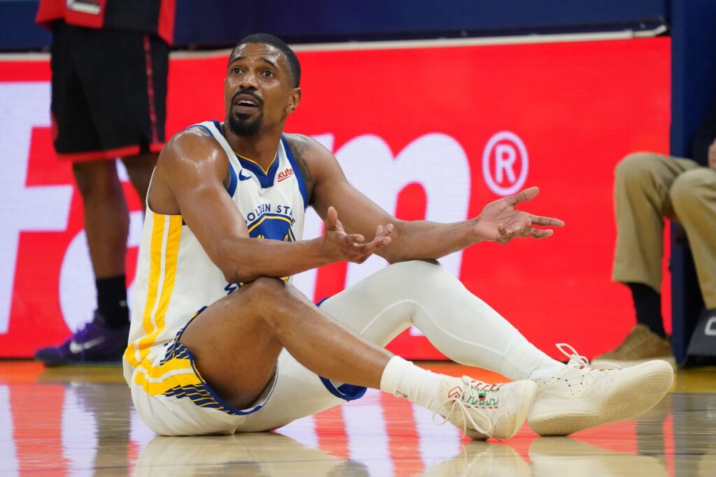 Golden State Warriors guard De'Anthony Melton (8) looks for a foul call against the Toronto Raptors in the second quarter at Chase Center. 