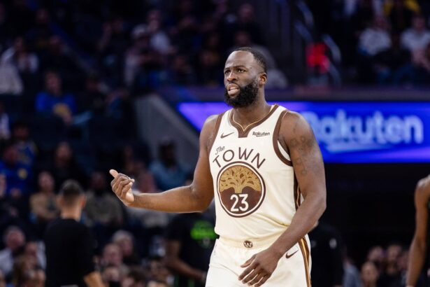 Golden State Warriors forward Draymond Green (23) gestures during the second quarter against the New Orleans Pelicans at Chase Center.