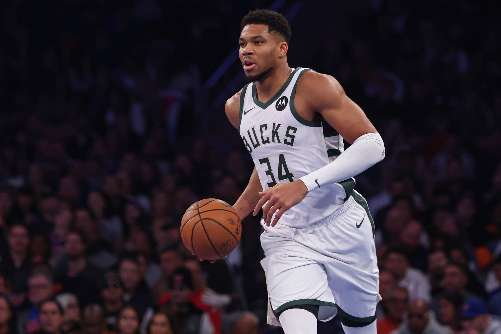 Cavaliers Unlikely To Make Giannis Antetokounmpo Trade For 2 Major ...