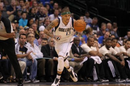 Dallas, TX, USA; Dallas Mavericks guard Delonte West (13) leads a fast break in the first quarter against Sacramento Kings forward Donte' Greene (20) at American Airlines Center. Mandatory Credit: Matthew Emmons-Imagn Images