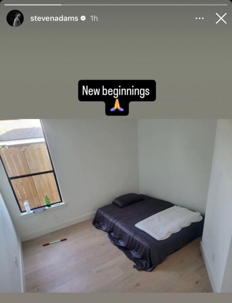 Steven Adams Is Still Sleeping On The Floor In A Sleeping Bag Even After Making $184 Million