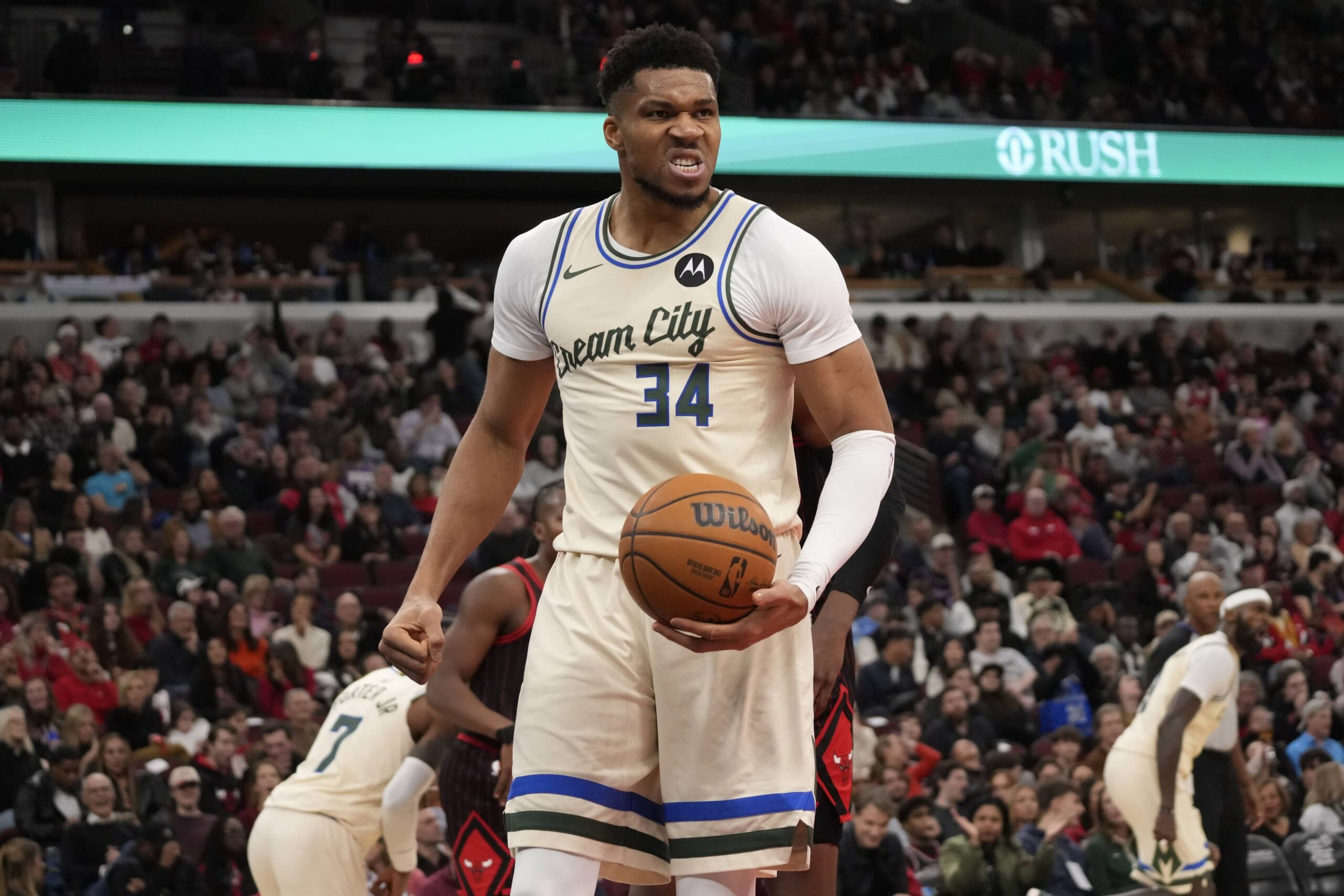 Giannis Antetokounmpo's Frustrations And Tensions In Bucks Locker