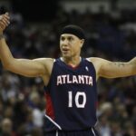 Sacramento, CA, USA; Atlanta Hawks guard Mike Bibby (10) talks to teammates against the Sacramento Kings in the second half at Arco Arena. The Hawks defeated the Kings 113-105. Mandatory Credit: Cary Edmondson-Imagn Images