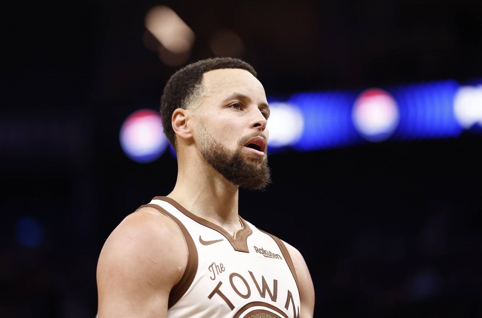 San Francisco, California, USA; Golden State Warriors guard Stephen Curry (30) between plays against the Sacramento Kings during the third quarter at Chase Center. Mandatory Credit: Kelley L Cox-Imagn Images