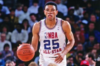 CHICAGO - FEBRUARY 7: Doc Rivers #25 of the Eastern Conference All-Stars handles the ball during the 1988 All-Star Game played on February 7, 1988 at Chicago Stadium in Chicago, Illinois. Mandatory Copyright Notice: Copyright 1988 NBAE (Photo by Andrew D. Bernstein/NBAE via Getty Images)