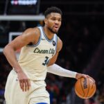 Jan 19, 2026; Atlanta, Georgia, USA; Milwaukee Bucks forward Giannis Antetokounmpo (34) dribbles the ball down the court against the Atlanta Hawks during the fourth quarter at State Farm Arena. Mandatory Credit: Jordan Godfree-Imagn Images
