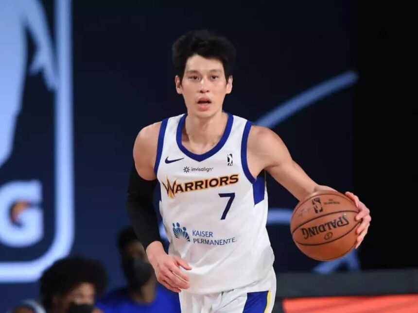 Jeremy Lin in action for the Santa Cruz Warriors.
