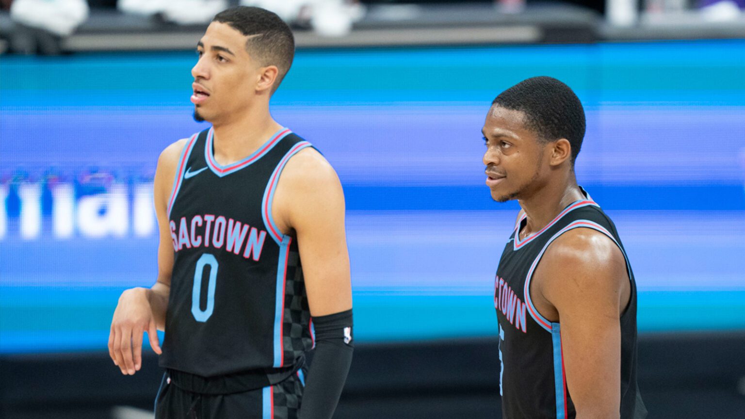 Sacramento Kings guard Tyrese Haliburton (0) and guard De'Aaron Fox (5) during the third quarter against the Washington Wizards at Golden 1 Center.