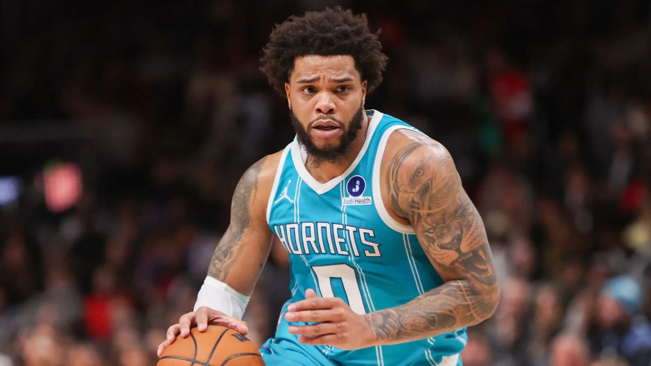 Feb 7, 2026; Atlanta, Georgia, USA; Charlotte Hornets forward Miles Bridges (0) drives to the basket against the Atlanta Hawks in the fourth quarter at State Farm Arena. Mandatory Credit: Brett Davis-Imagn Images |