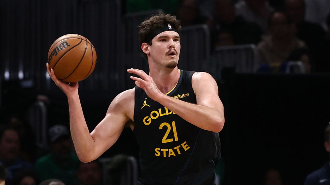 BOSTON, MA - MARCH 18: Quinten Post #21 of the Golden State Warriors during the game against the Boston Celtics at TD Garden on March 18, 2026 in Boston, Massachusetts. (Photo By Winslow Townson/Getty Images)