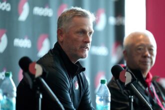 Tom Dundon speaks with the media at a Trail Blazers press conference. Mandatory Credits: Getty Images
