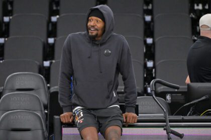 Jan 14, 2026; Inglewood, California, USA; Los Angeles Clippers guard Bradley Beal (0) leans on the scorers table as he watches players warm up prior to the game against the Washington Wizards at Intuit Dome. Mandatory Credit: Jayne Kamin-Oncea-Imagn Images