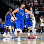 Apr 7, 2026; Inglewood, California, USA; Dallas Mavericks guard Klay Thompson (31) gestures after scoring during the first half against the Los Angeles Clippers at Intuit Dome. Mandatory Credit: William Liang-Imagn Images