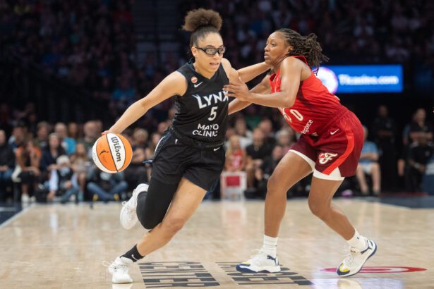 Olivia Miles Gets Her "Welcome To The W" Moment While Guarding Kelsey Mitchell